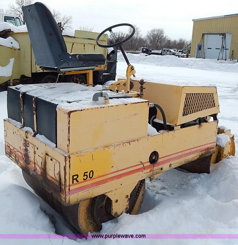 image for item H1370 Mauldin asphalt roller