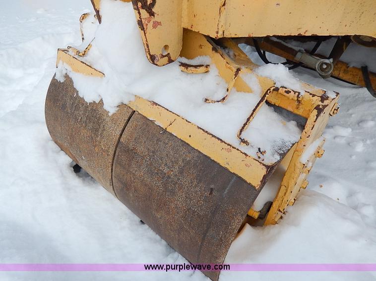 image for item H1370 Mauldin asphalt roller