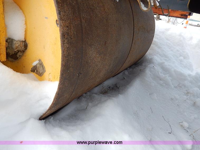 image for item H1370 Mauldin asphalt roller