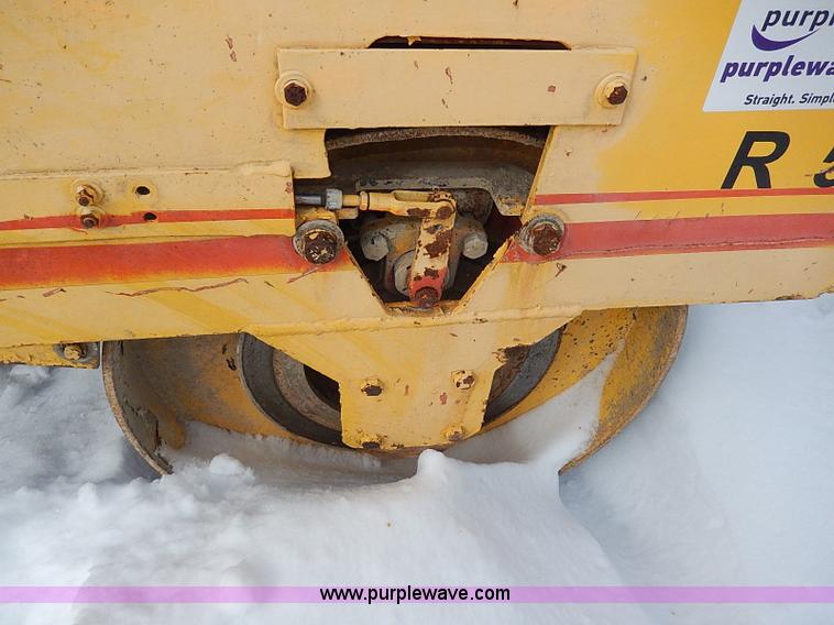 image for item H1370 Mauldin asphalt roller