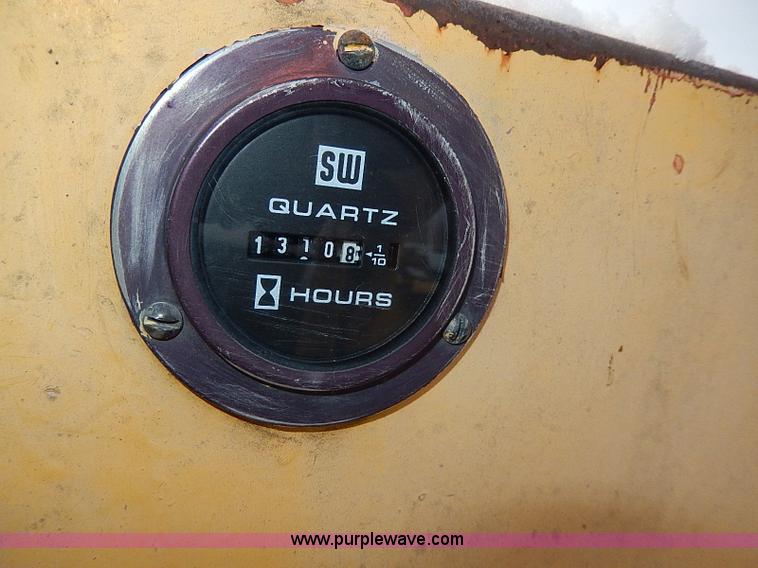 image for item H1370 Mauldin asphalt roller