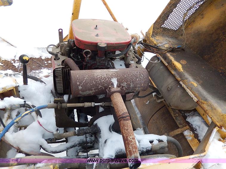 image for item H1370 Mauldin asphalt roller