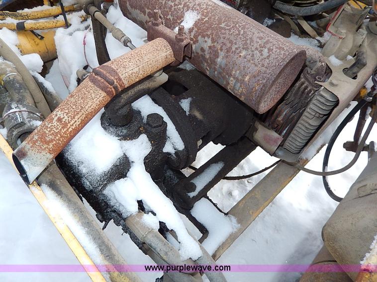 image for item H1370 Mauldin asphalt roller