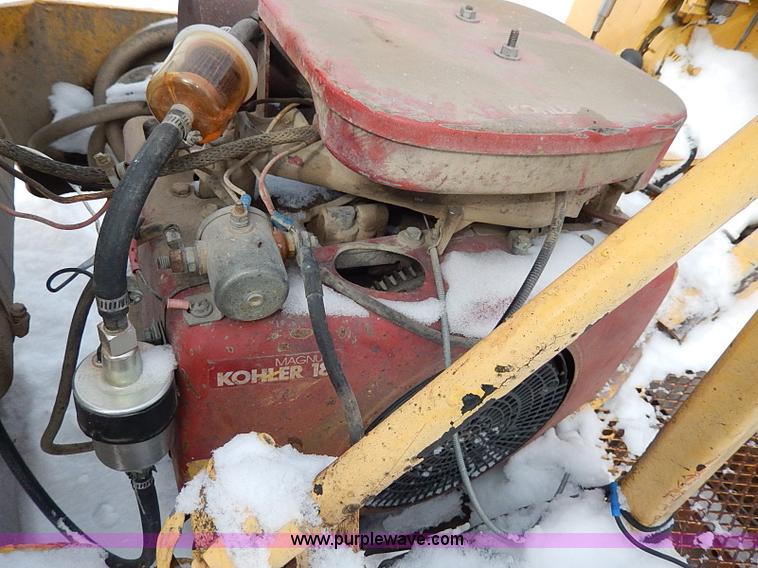 image for item H1370 Mauldin asphalt roller