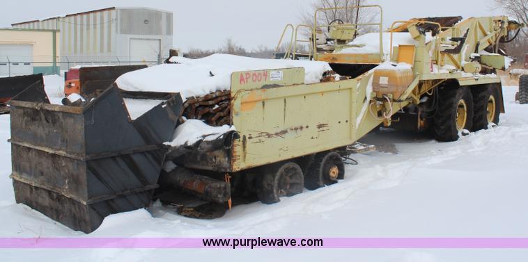 image for item H1372 Blaw-Knox MC30 material transfer machine