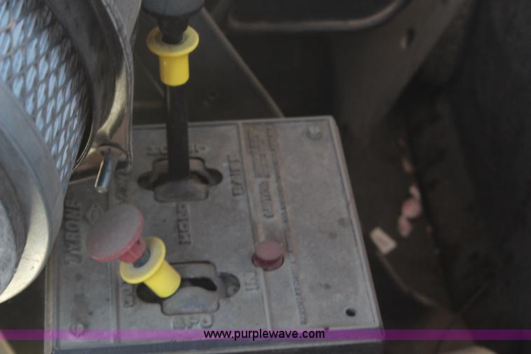 image for item H1467 1997 Ford LTL9000 semi truck