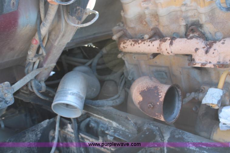 image for item H1467 1997 Ford LTL9000 semi truck