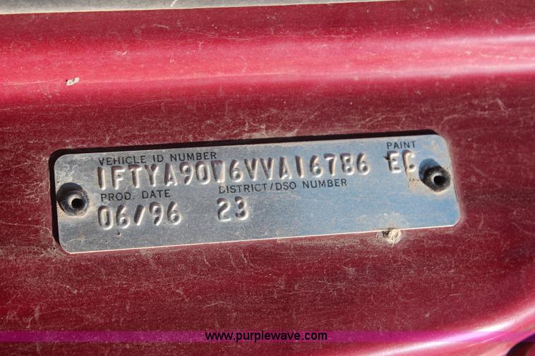 image for item H1467 1997 Ford LTL9000 semi truck