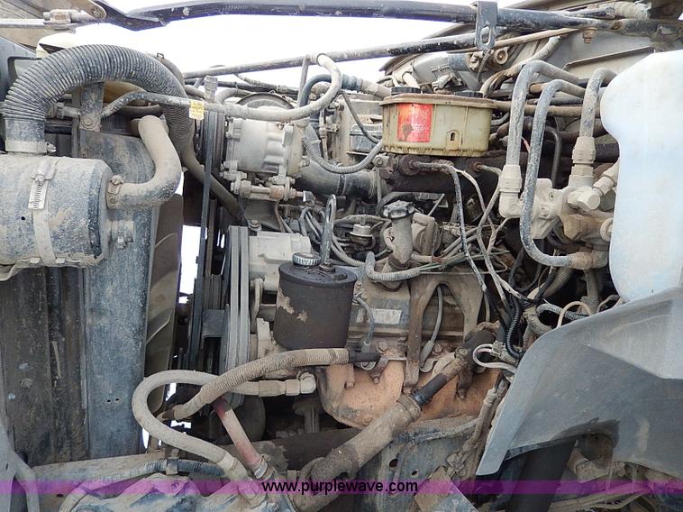 image for item H7756 1997 Ford F700 dump truck