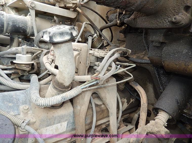 image for item H7756 1997 Ford F700 dump truck