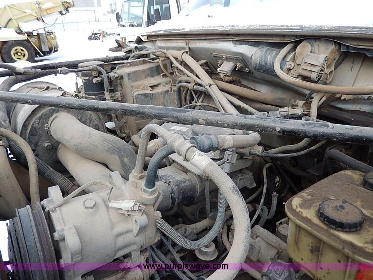 image for item H7756 1997 Ford F700 dump truck