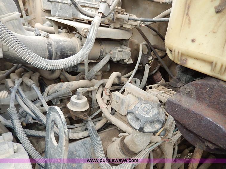 image for item H7756 1997 Ford F700 dump truck