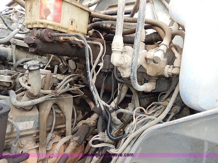 image for item H7756 1997 Ford F700 dump truck