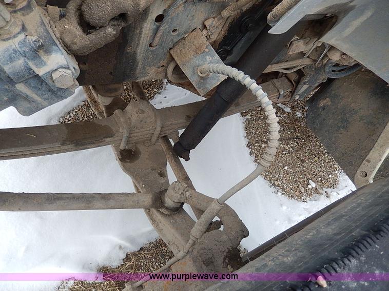 image for item H7756 1997 Ford F700 dump truck