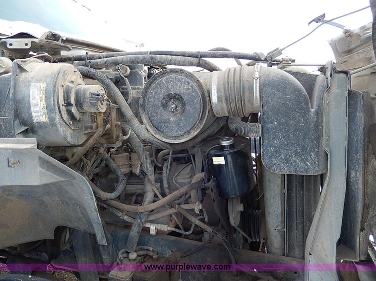 image for item H7756 1997 Ford F700 dump truck