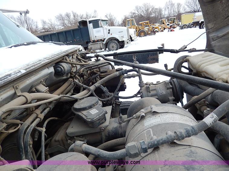 image for item H7756 1997 Ford F700 dump truck