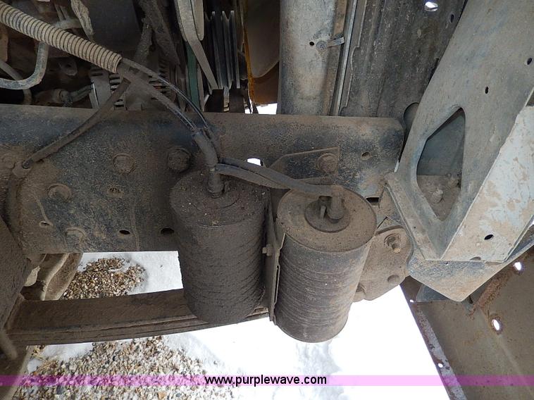 image for item H7756 1997 Ford F700 dump truck