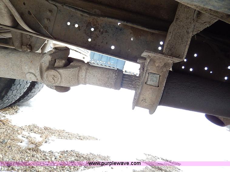 image for item H7756 1997 Ford F700 dump truck