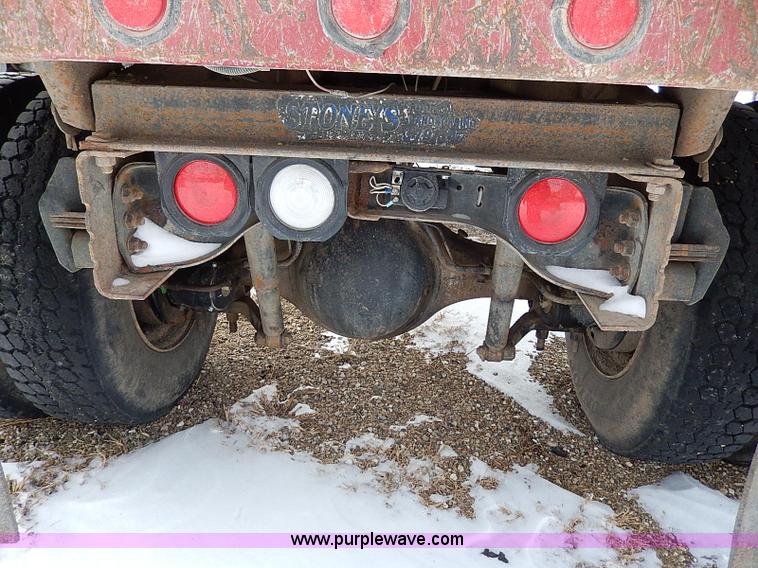 image for item H7756 1997 Ford F700 dump truck