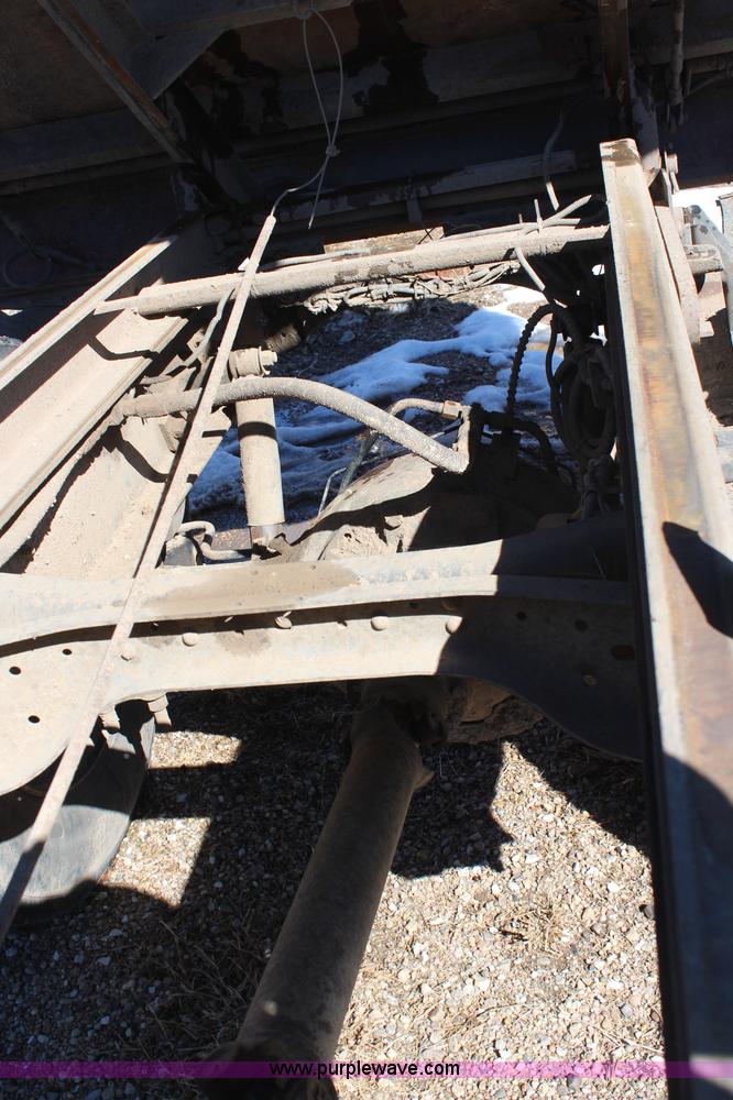 image for item H7756 1997 Ford F700 dump truck