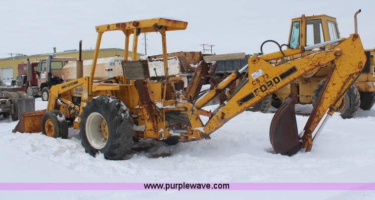 image for item H7791 Ford 445 backhoe