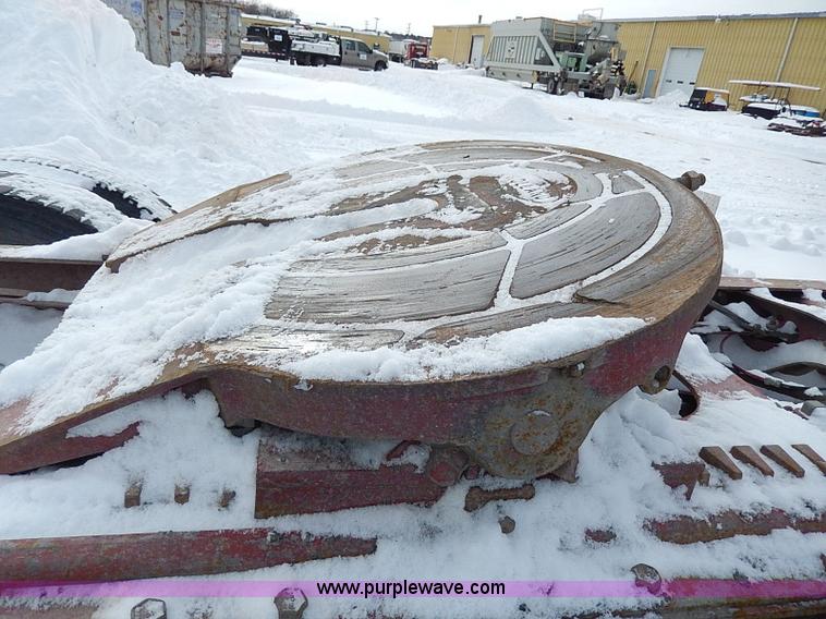 image for item H7796 1993 International 9200 semi truck