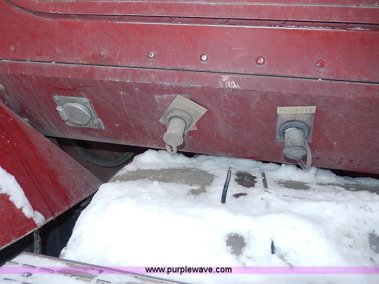 image for item H7796 1993 International 9200 semi truck