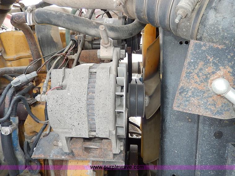 image for item H7806 1997 Ford LTL9000 semi truck