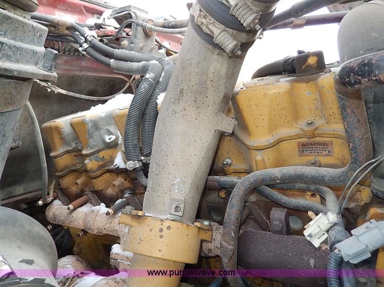 image for item H7806 1997 Ford LTL9000 semi truck