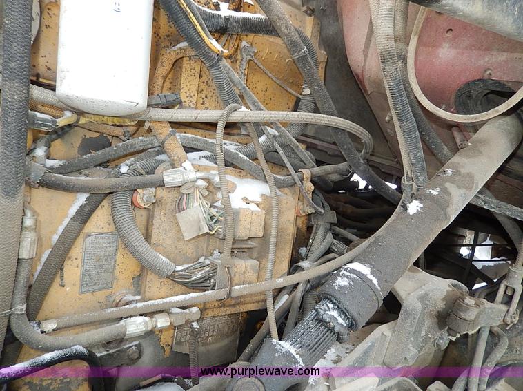 image for item H7806 1997 Ford LTL9000 semi truck