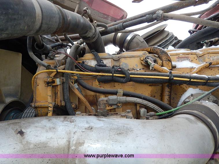 image for item H7806 1997 Ford LTL9000 semi truck