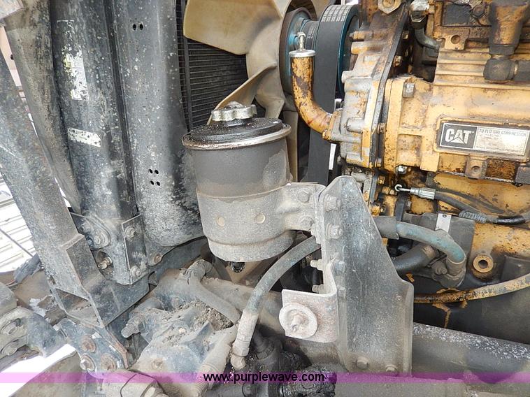 image for item H7806 1997 Ford LTL9000 semi truck