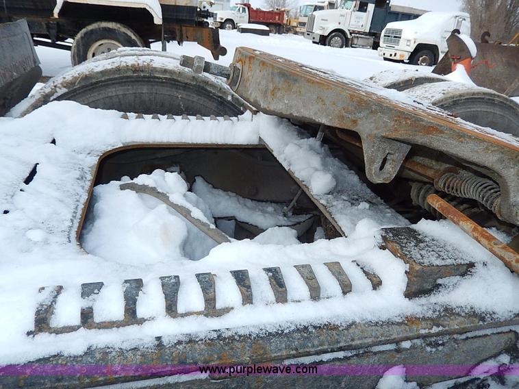 image for item H7806 1997 Ford LTL9000 semi truck