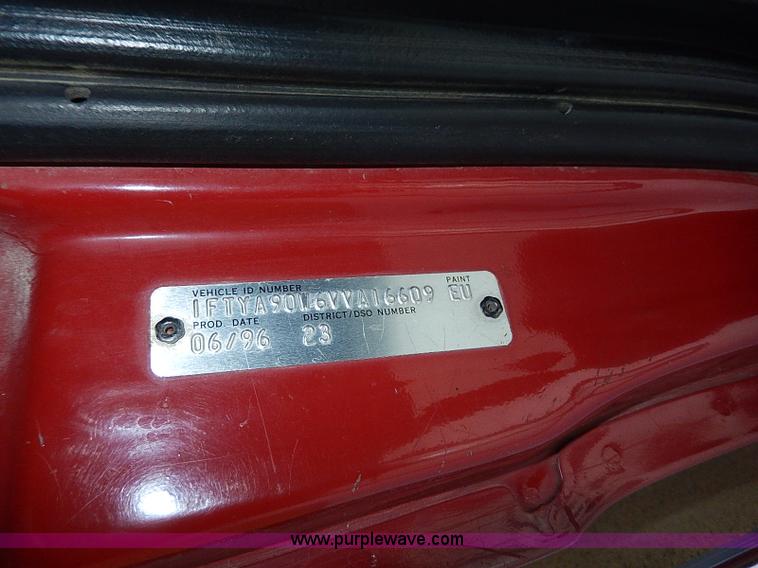 image for item H7806 1997 Ford LTL9000 semi truck