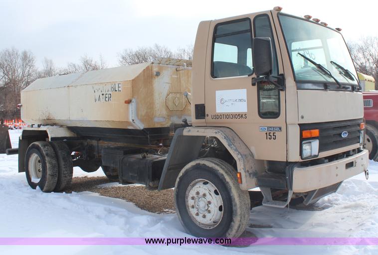 image for item H7807 1987 Ford CF6000 water truck