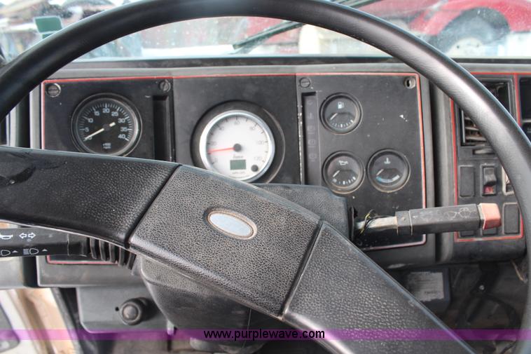 image for item H7807 1987 Ford CF6000 water truck