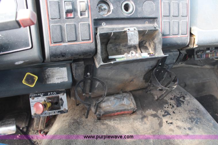 image for item H7807 1987 Ford CF6000 water truck