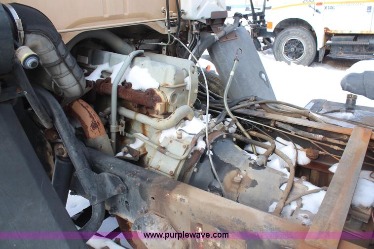 image for item H7807 1987 Ford CF6000 water truck