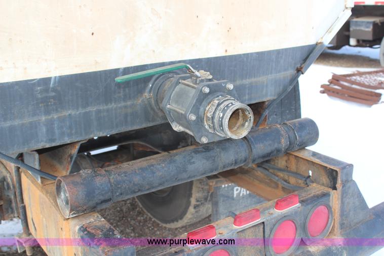 image for item H7807 1987 Ford CF6000 water truck