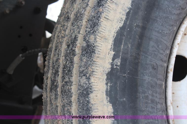 image for item H7807 1987 Ford CF6000 water truck