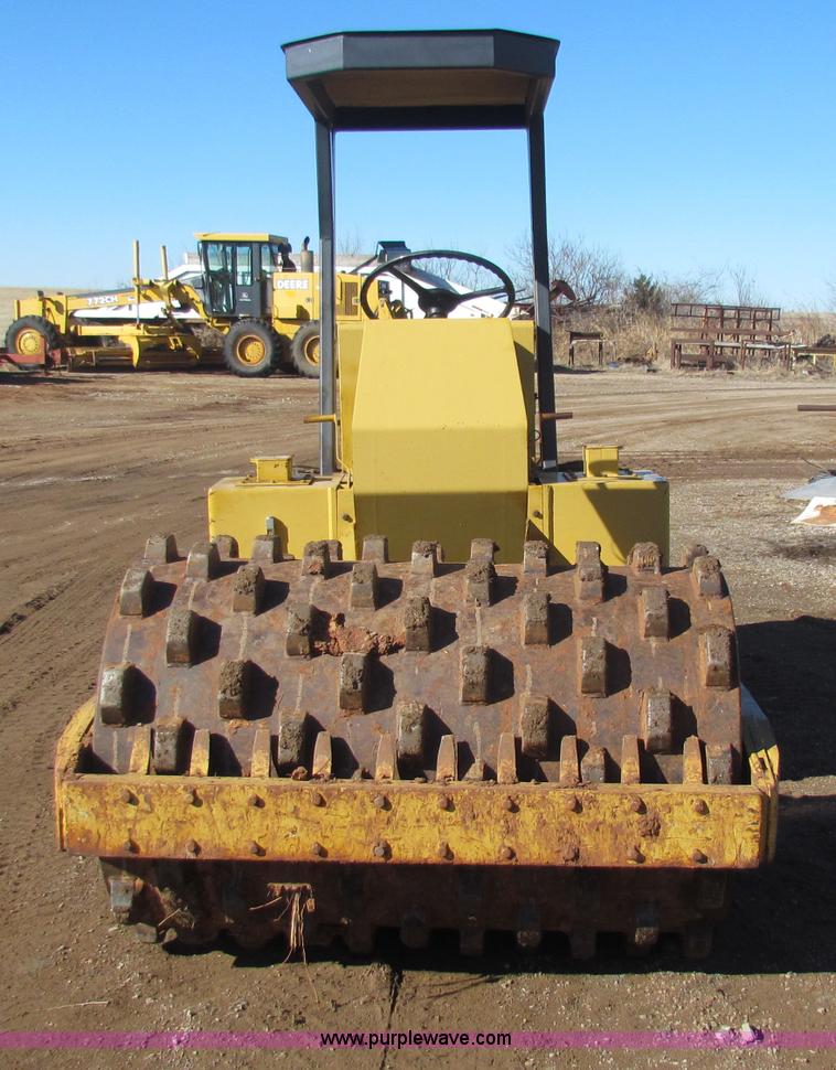 image for item AE9039 1983 BK Duomat vibratory roller