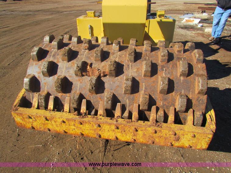 image for item AE9039 1983 BK Duomat vibratory roller