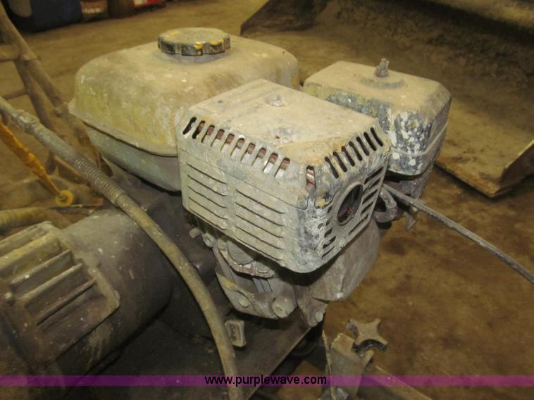 image for item AE9359 Graco Line Lazer II Smart Control pavement marking/striping machine