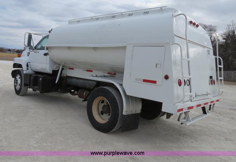 image for item B4819 2000 GMC C7500 fuel truck