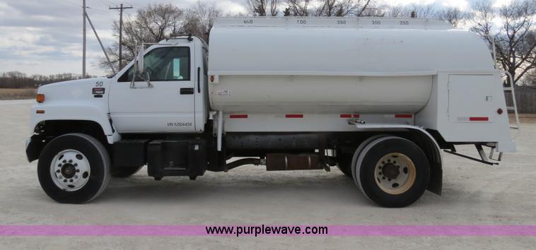 image for item B4819 2000 GMC C7500 fuel truck