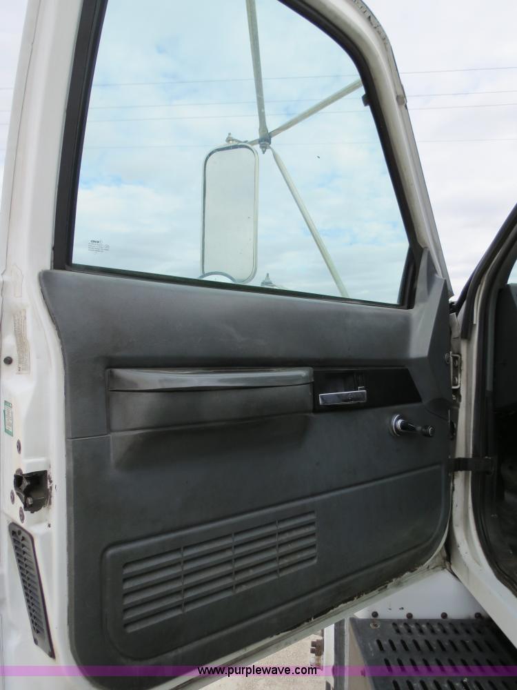 image for item B4819 2000 GMC C7500 fuel truck