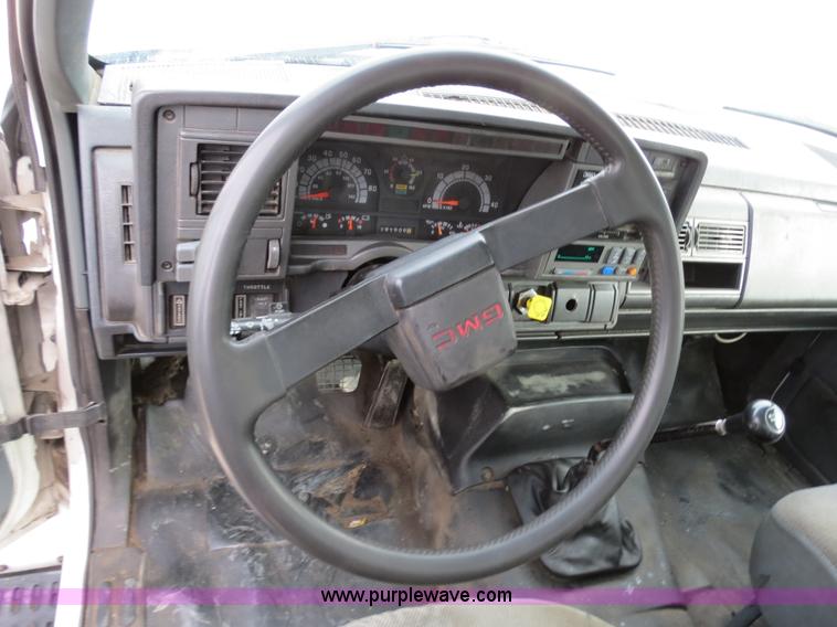 image for item B4819 2000 GMC C7500 fuel truck
