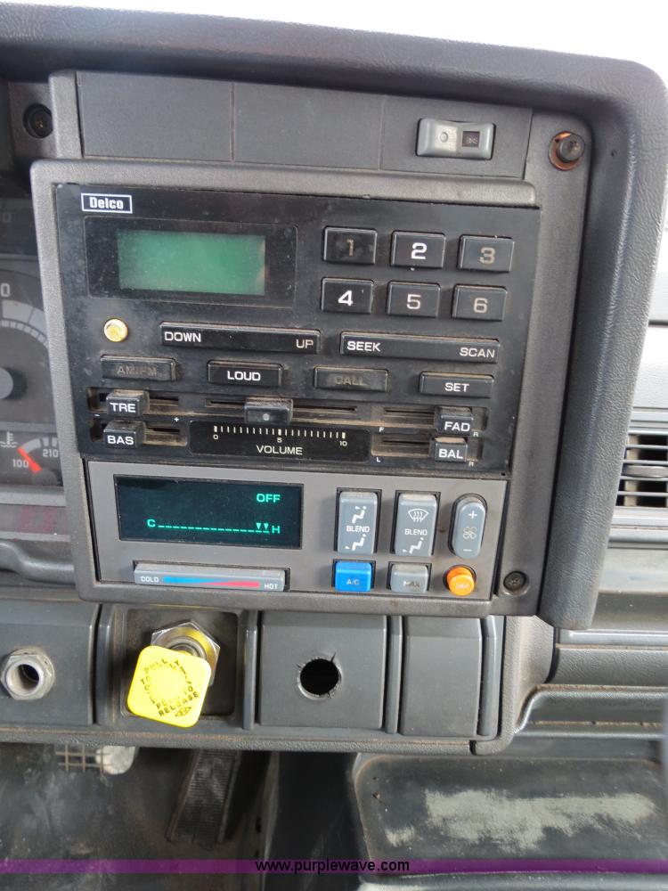 image for item B4819 2000 GMC C7500 fuel truck