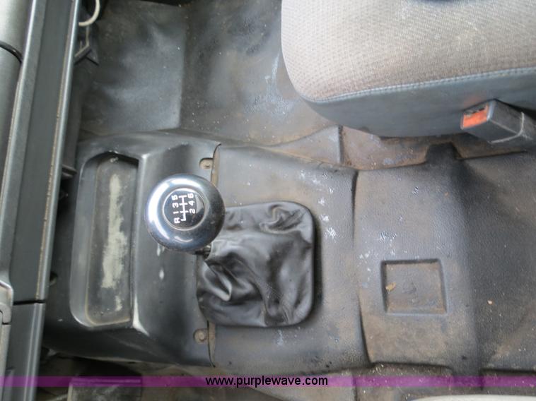 image for item B4819 2000 GMC C7500 fuel truck