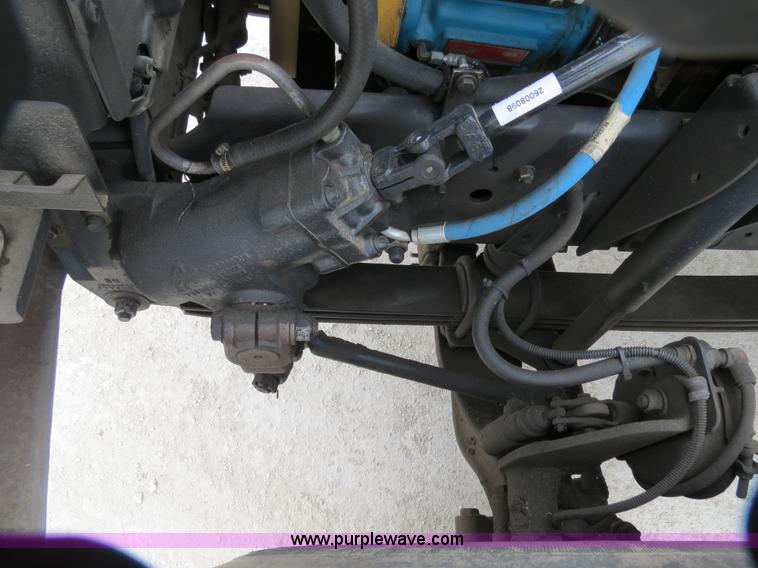 image for item B4819 2000 GMC C7500 fuel truck